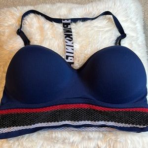 PINK Victoria's Secret wireless bra size: medium